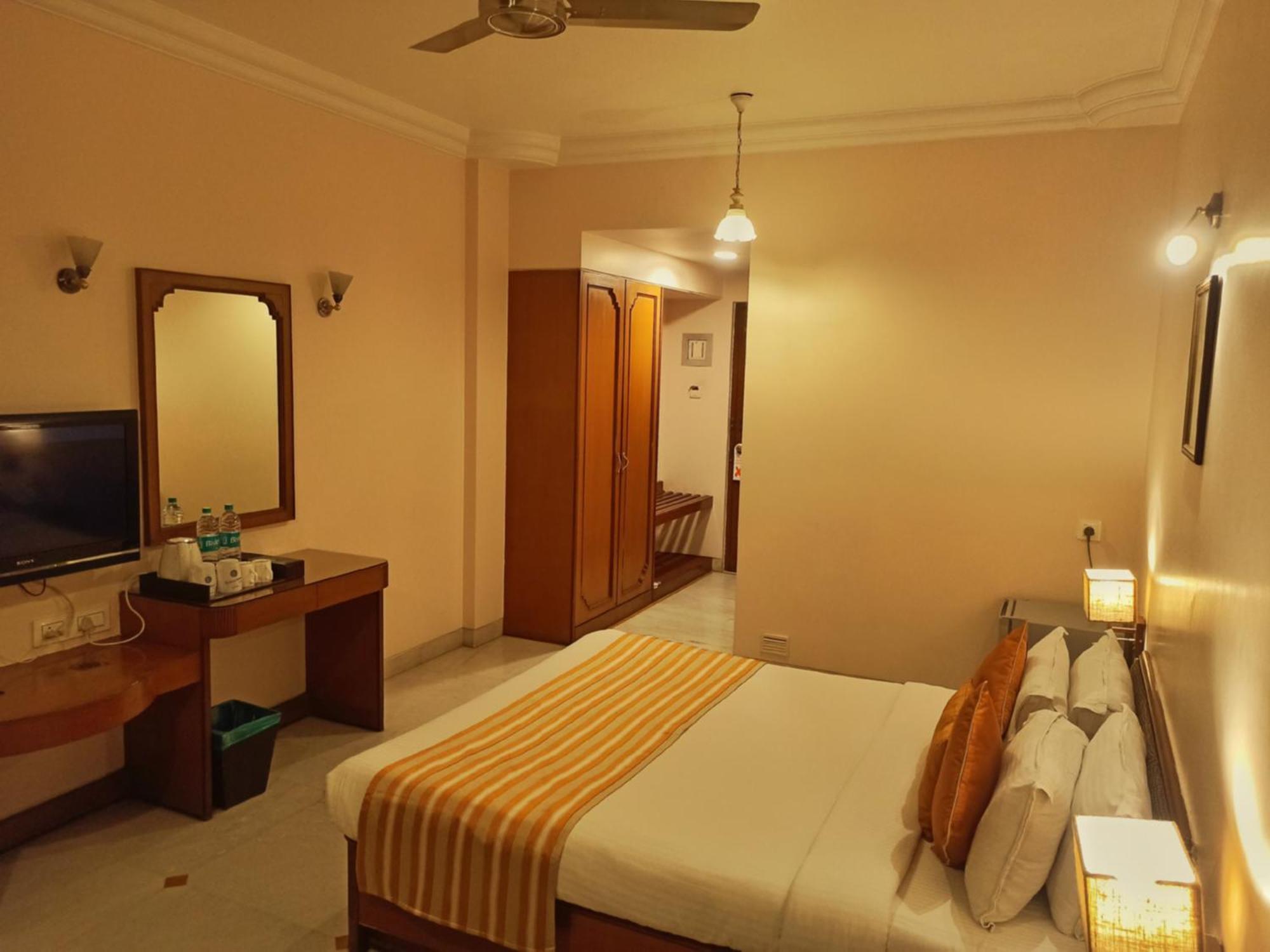 Kailash Parbat Hotel Lonavala Exterior foto