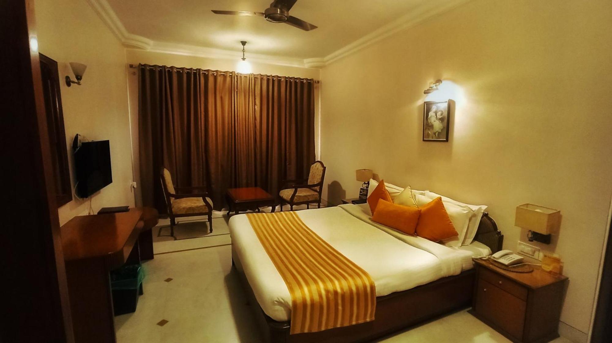 Kailash Parbat Hotel Lonavala Exterior foto