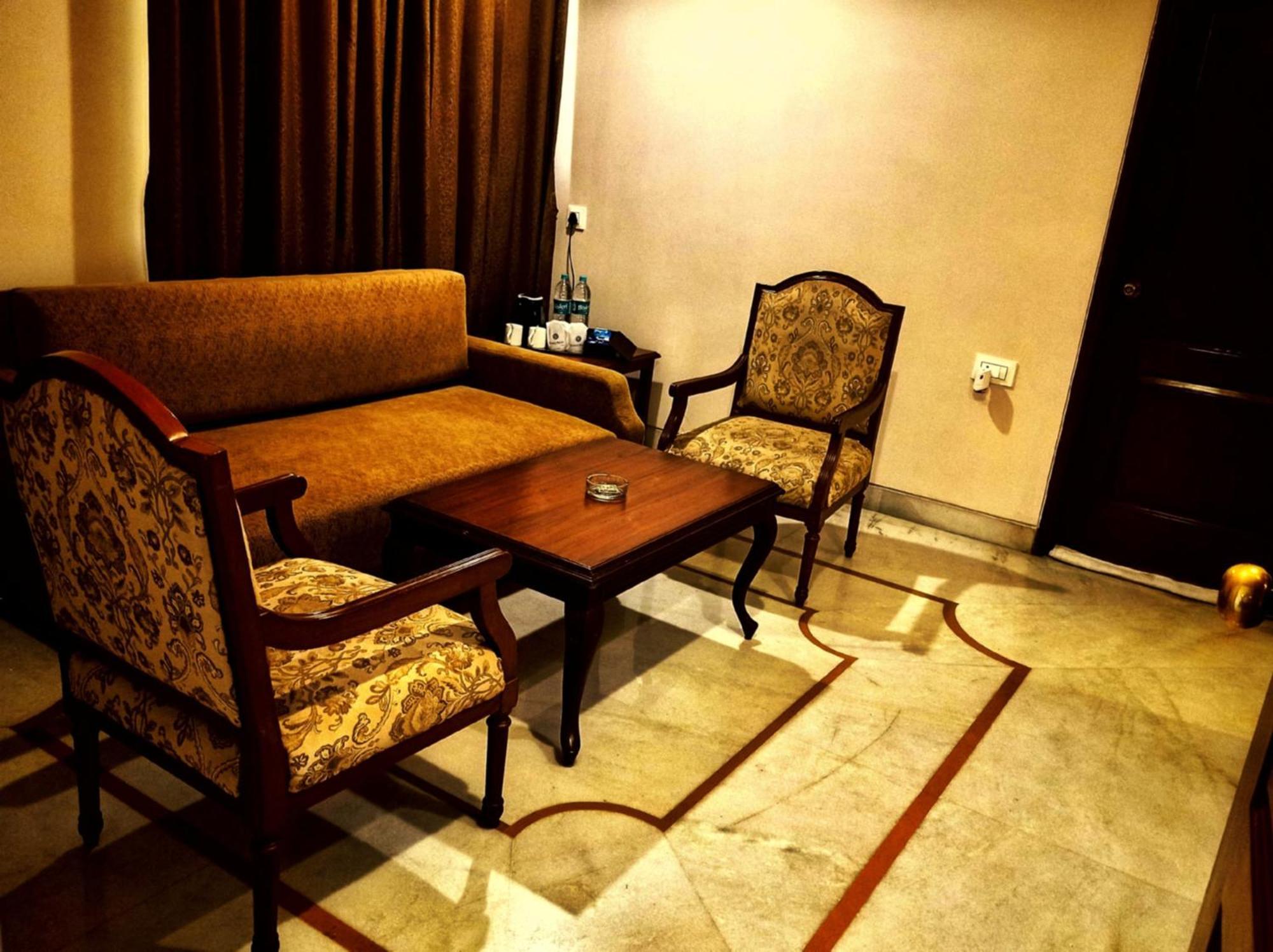 Kailash Parbat Hotel Lonavala Exterior foto